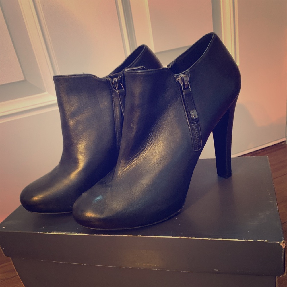 Black bootie